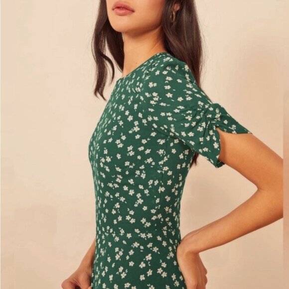 Brand New Reformation Gracie Short Sleeve Floral Crepe Mini Dress - Picture 2 of 15